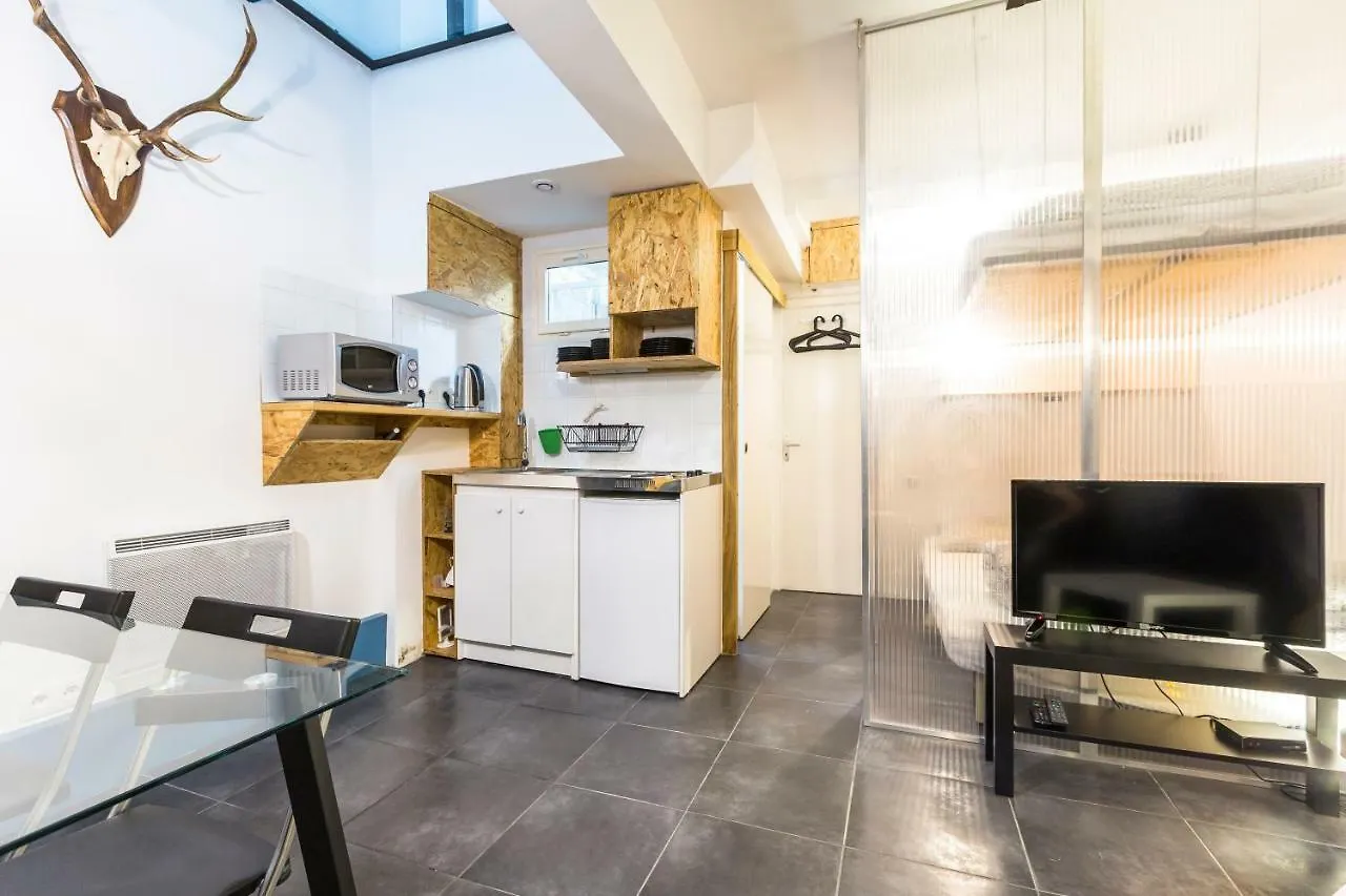 Apartment Pretty 25 M2 In A Lively District